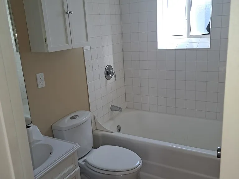 5804 S 50th Ave — Photo 19