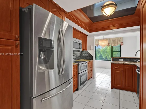 6060 S Falls Circle Dr APT 407, Lauderhill, FL 33319
