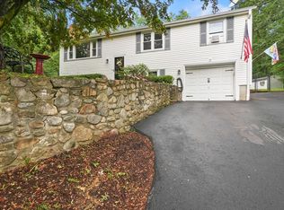 16 Pine Ridge Dr, Ayer, MA 01432
