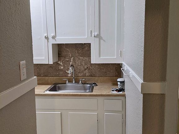 5th image of 1630 N Pennsylvania St #4