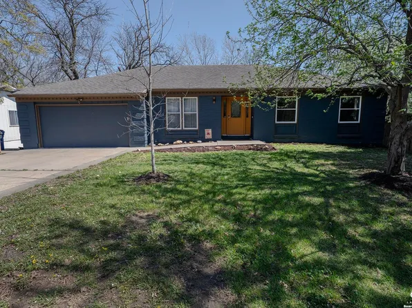 924 Holiday Dr, Lawrence, KS 66049