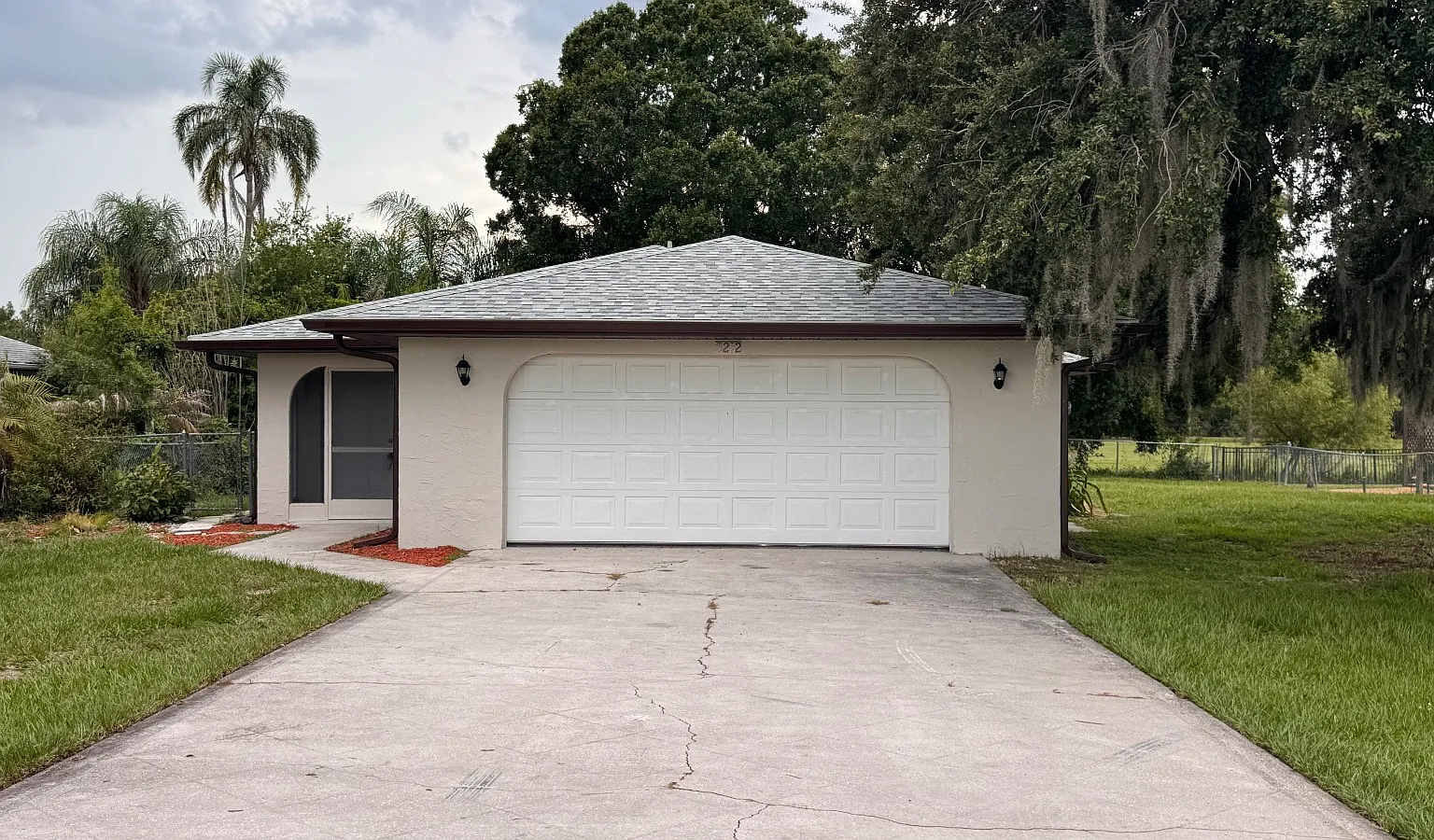 3 bed, 2.5 bath, 1572 sqft, $1,900 — Photo 1