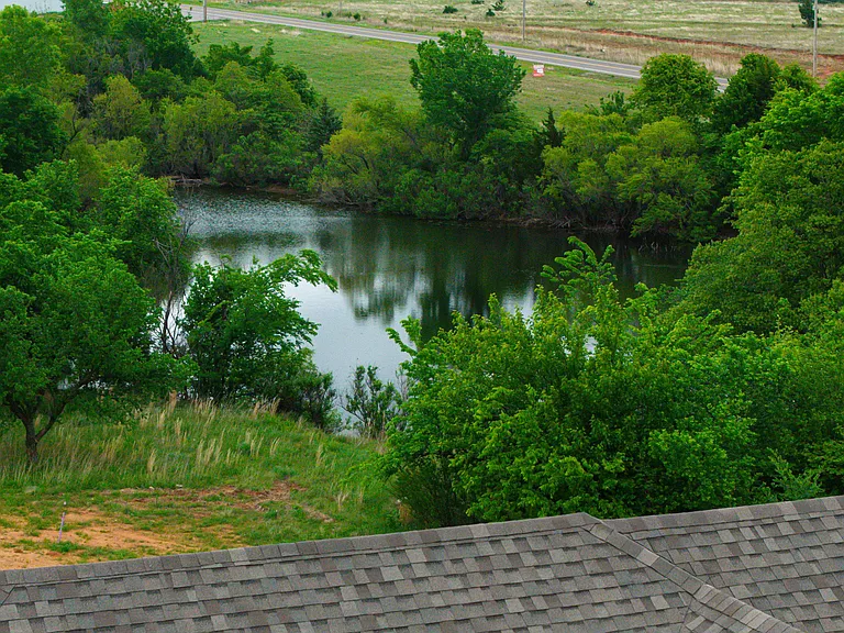 2298 E Sooner Rd — Photo 47