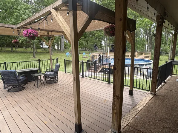 1213 Lake Marie Rd, Gallatin, TN 37066