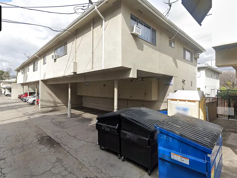 12834 Oxnard St — Photo 13