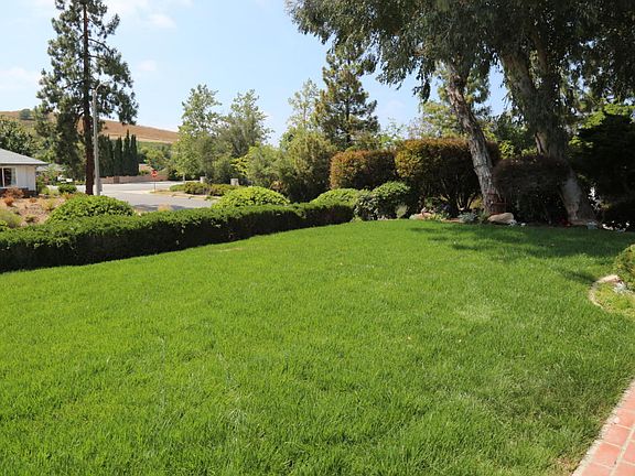 3rd image of 1518 Morrow Cir