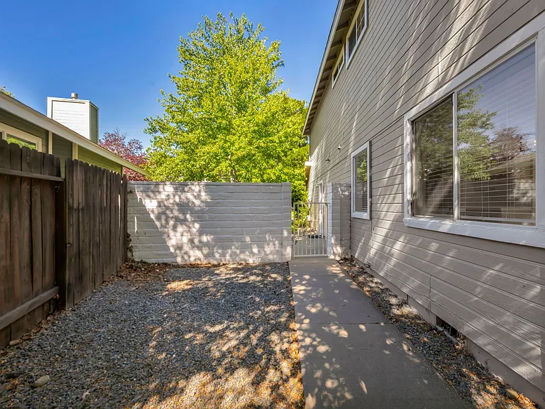 7554 Wheeldale Cir — Photo 39