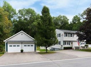 100 Sherburne Ave, Tyngsboro, MA 01879