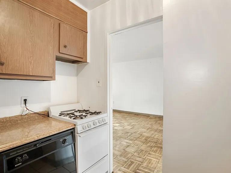 1121 Arlington Blvd #229 — Photo 8