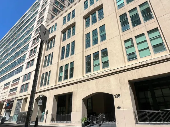 135 Dalhousie St #B02, Toronto, ON M5B 2S1