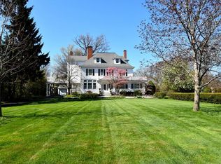13890 Edgewater Dr, Lakewood, OH