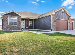 119 Reagan Dr, Troy, IL 62294
