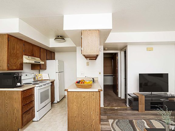 4th image of 1424 E 21st St APT 3