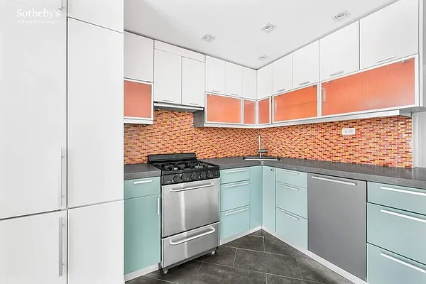 Sold by Sotheby's International Realty | media 4