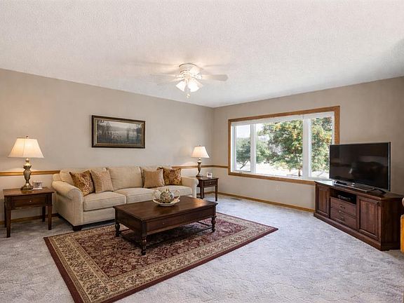 3rd image of 5319 NE 37th St