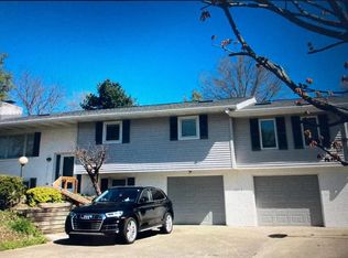 2213 E Queens Way, Bloomington, IN 47401