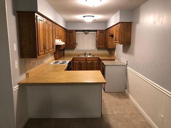 3rd image of 2116 N Christy St