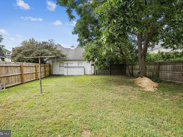 305 Willis St — Photo 13