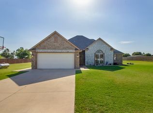 1095 Oxford Rd, Davis, OK 73030