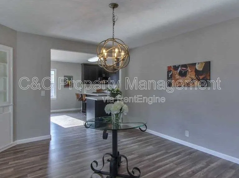 1420 Munras Ave #A — Photo 7