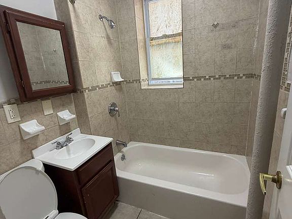 5th image of 5712 Hudson Ave #10A