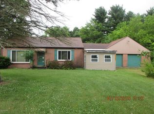 10063 Riverview Dr, Plainwell, MI 49080