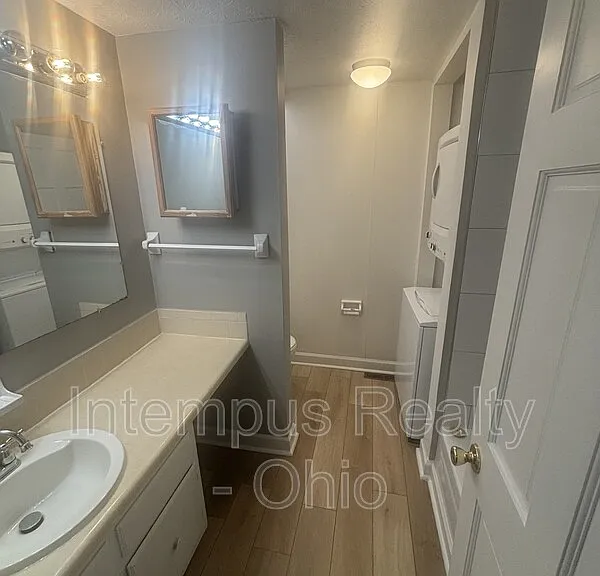 10 King Arthur Ct — Photo 25