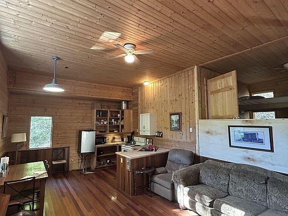 2nd image of 281 Eclipse Ln