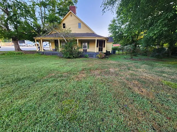 2 bed, 1956 sqft, $1,500 — Photo 2