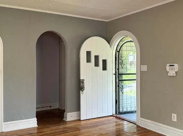 402 E St, Beckley, WV 25801