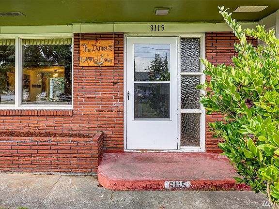 4th image of 3115 Plymouth Dr