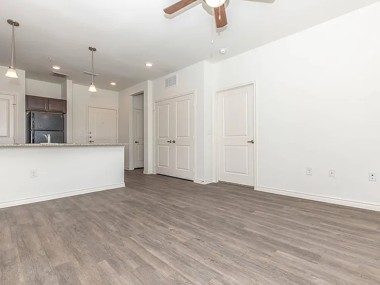 McKinney Falls Apartments — Photo 45