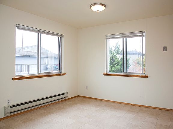 4th image of 2025 NW 59th St APT 5