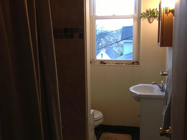 4243 Gladstone St — Photo 5