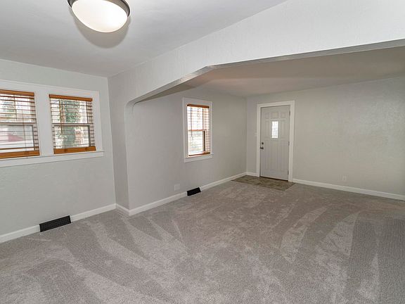 3rd image of 214 Virginia St