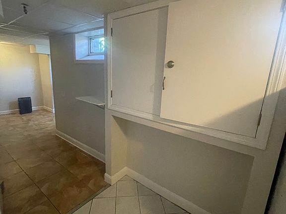 2nd image of 944 Fairfield Ave #1