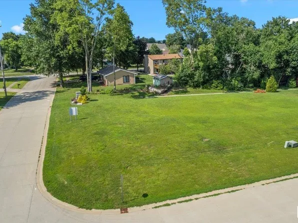 71 Firefly Ct, Chatham, IL 62629