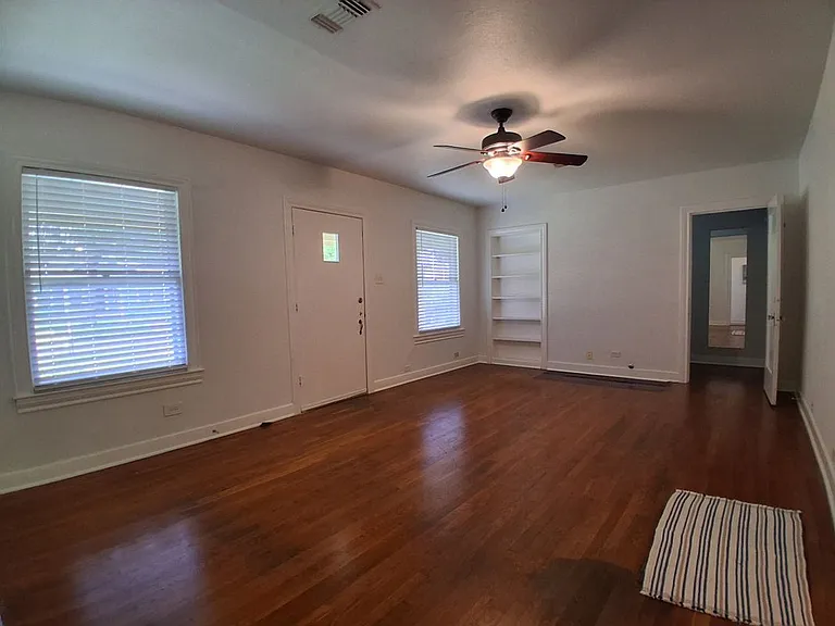 315 W Ridgewood Ct — Photo 3