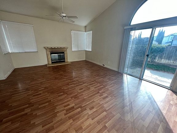 5th image of 779 Tuliamore Ct
