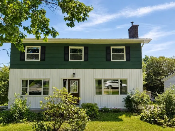 21 Brown St, Sydney Mines, NS B1V 1E9
