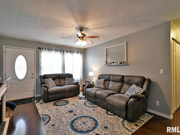 4th image of 1007 E Washington St