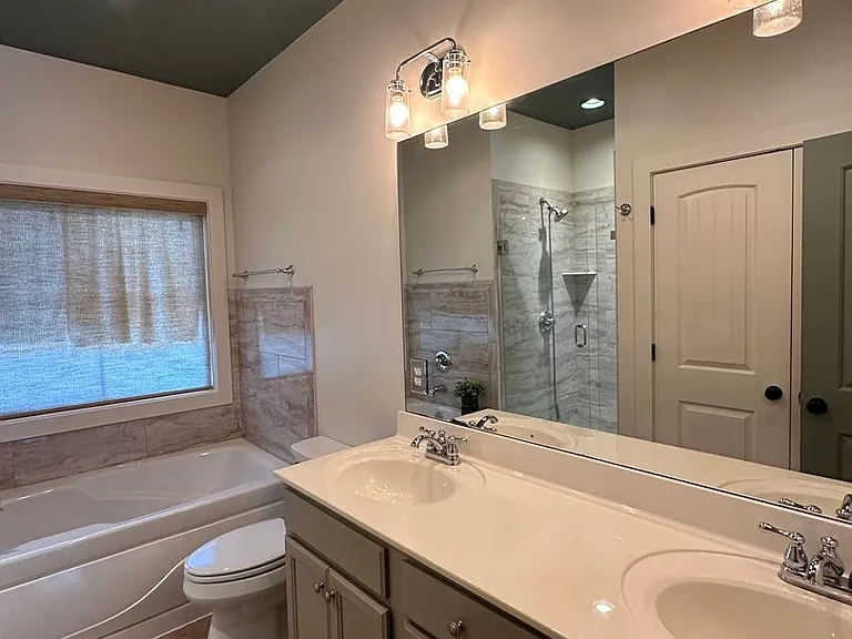 358 Kingston Cir — Photo 12