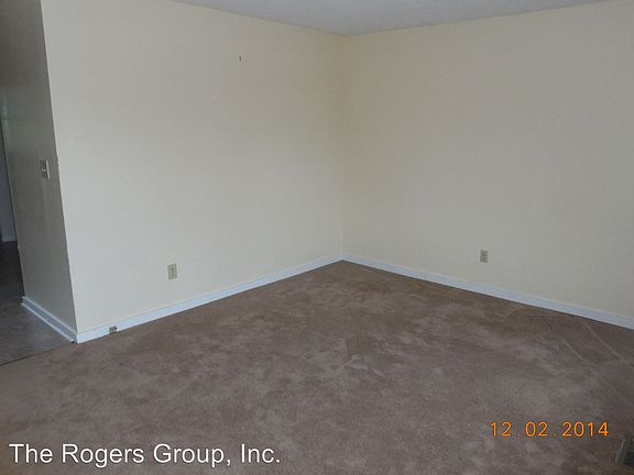 2nd image of 116 Warrenton Village Dr #101