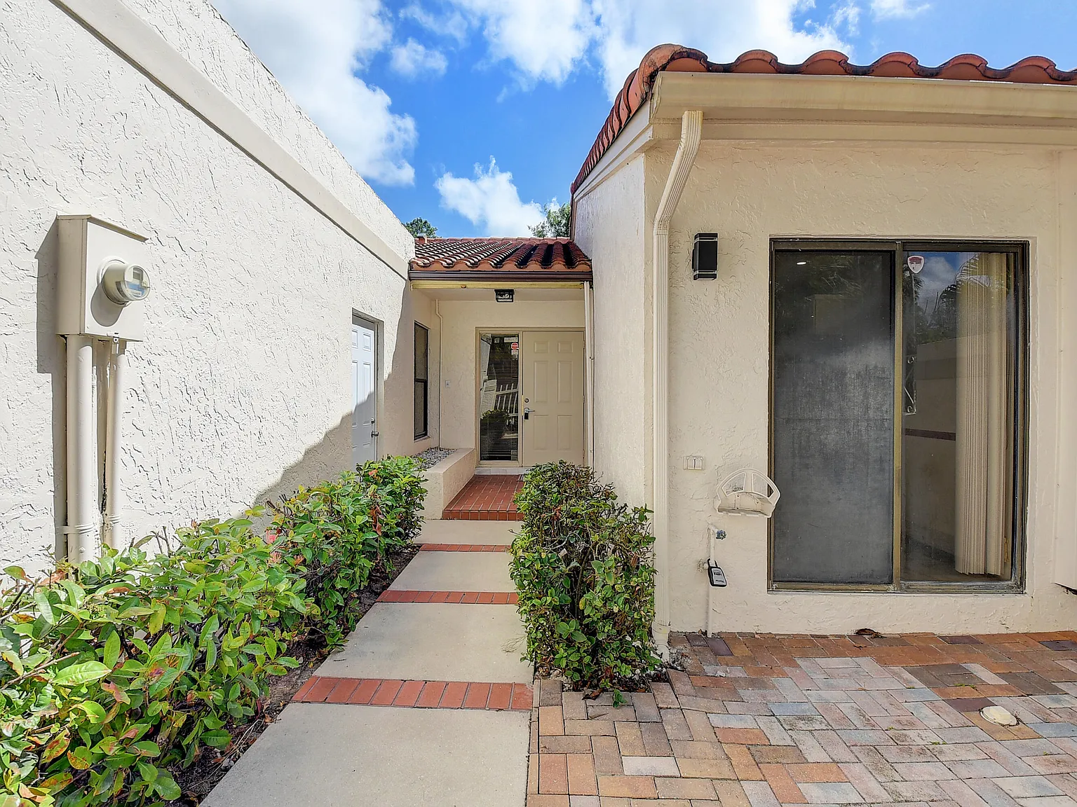2 bed, 2.0 bath, 1276 sqft, $3,200 — Photo 3