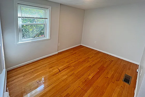 150 Brown St #2R — Photo 5