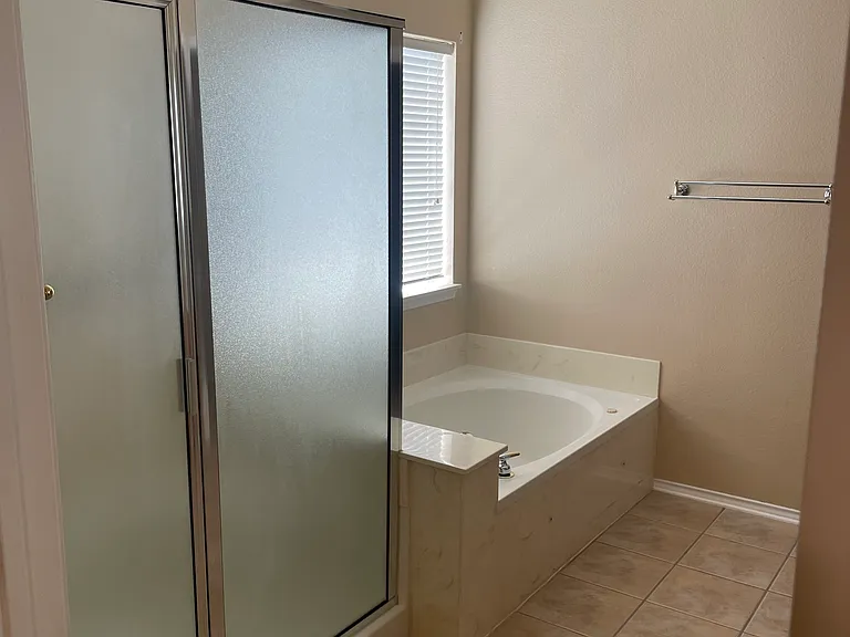 220 E Creekview Dr — Photo 25