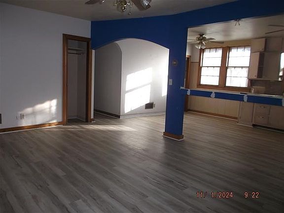 3rd image of 520 Madison Ave