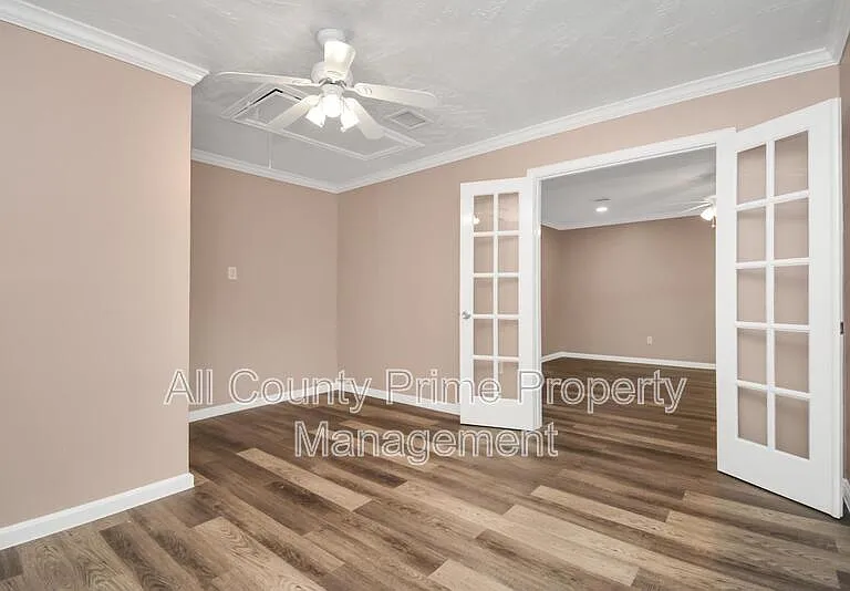 1906 Airline Dr — Photo 6