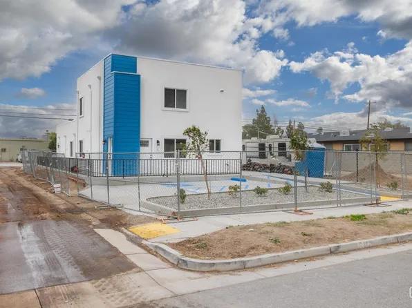 1216 11th St, Bakersfield, CA 93304