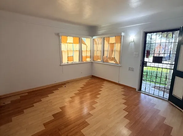 4401 E 52nd St, Maywood, CA 90270